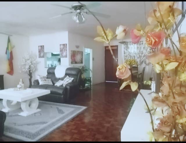 2 BEDROOM FLAT FOR SALE IN DURBAN CENTRAL